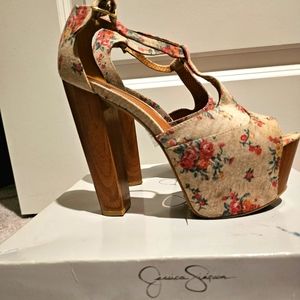 Jessica Simpson platform 8M Oatmeal/ floral